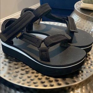 Teva Flatform Universal Sandal